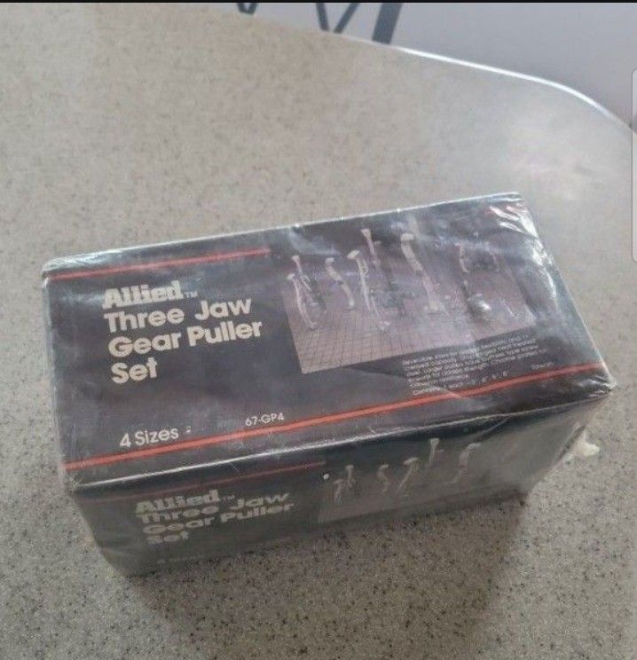 Brand New Allied Three Jaw Gear Puller Set