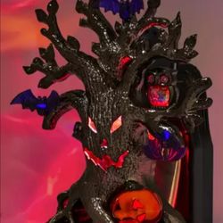 B&B Wallflower Halloween Tree