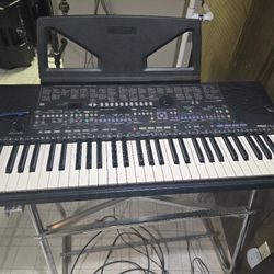 Yamaha PSR 510 Electronic Keyboard 