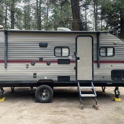 2018 Forest River - Cherokee Wolf Pup Floorplan: 18TO (Travel Trailer)