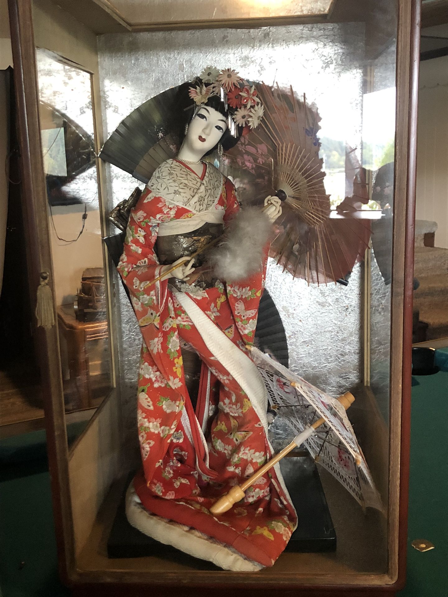 Geisha Doll From 1950s In Glass Case 