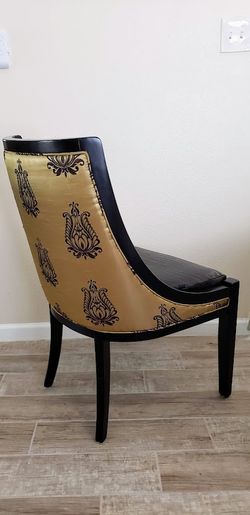 Set Of 4 Winged Back Chairs $600
