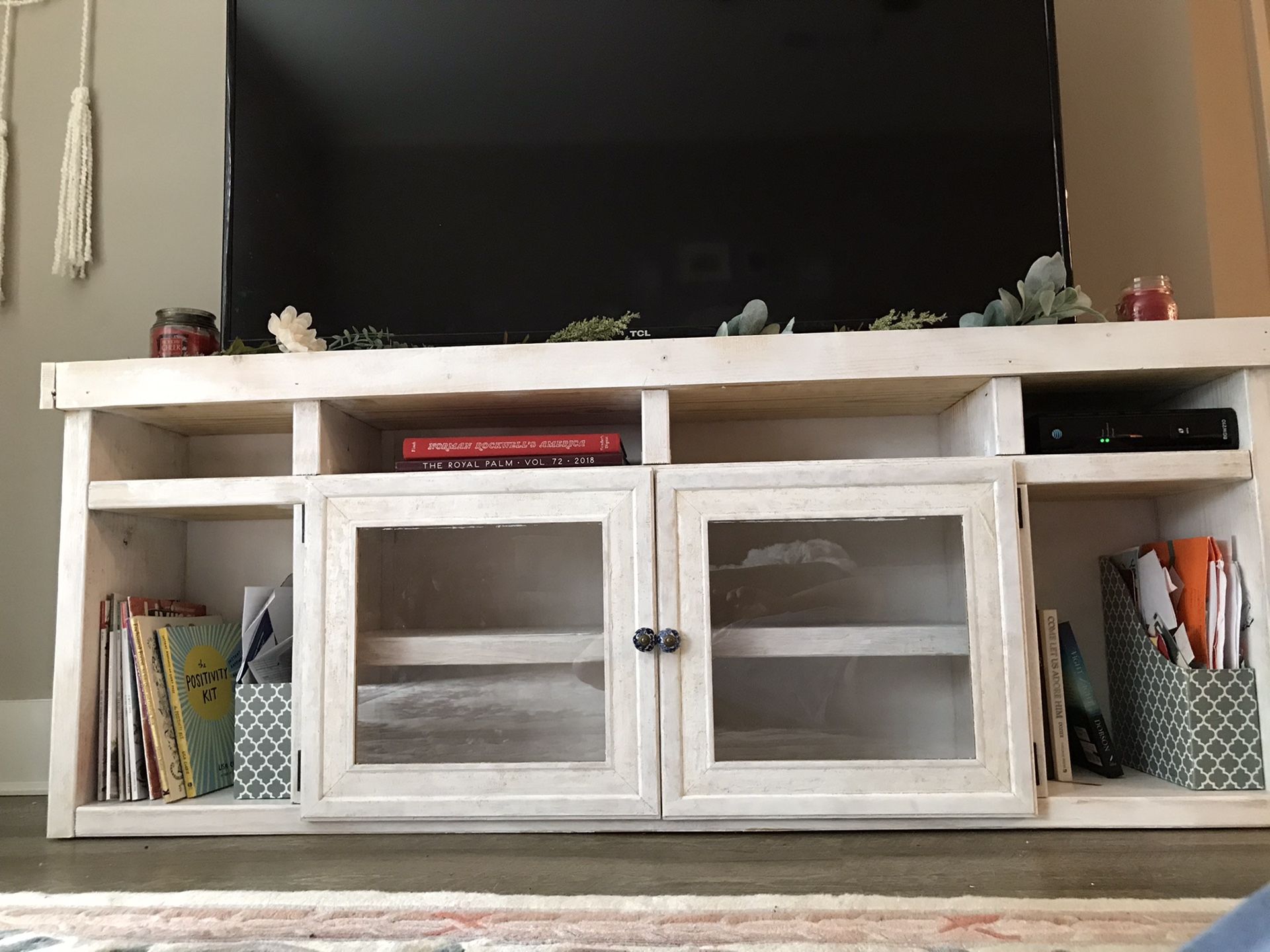 Tv stand