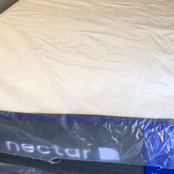 Brand New Queen Size Memory Foam 12” Nectar Classic Mattress!! 