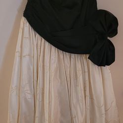 Strapless Tea Gown Black & Cream Size 9-10