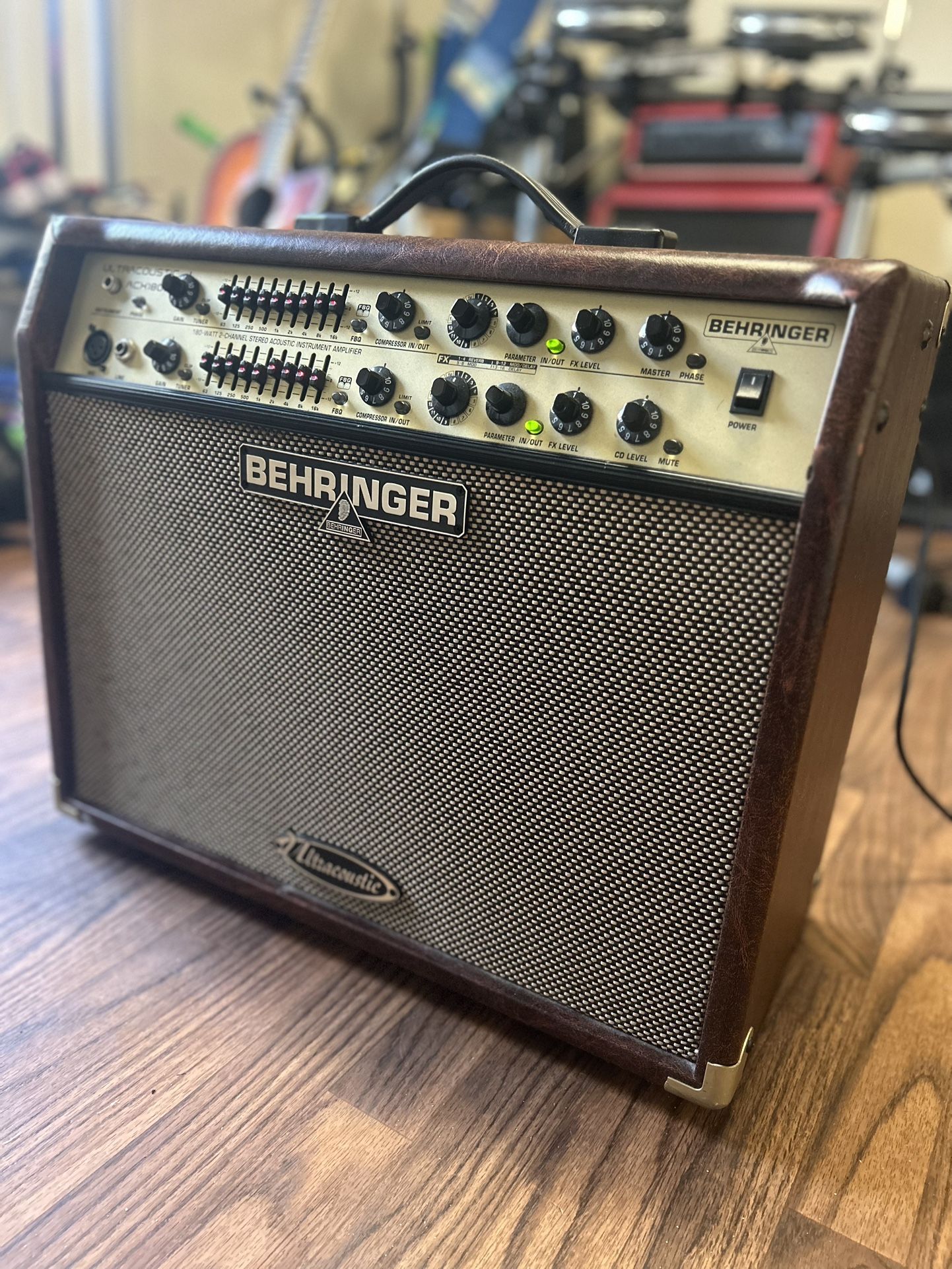 Behringer Ultracoustic ACX1800 180 Watt 2 Channel Acoustic Guitar Amp (Used)