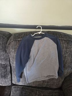 Sweatshirt size small boys