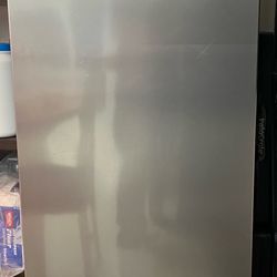 Upright Freezer Converts to A Fridge 