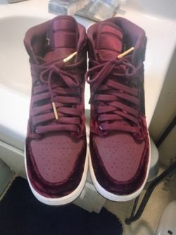 Youth Jordan 1 High Burgundy Velvet Sneakers size 5youth