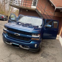 Jose Villanueva Chevy Silverado, 2017, perfectas, condiciones 65,000 millions 