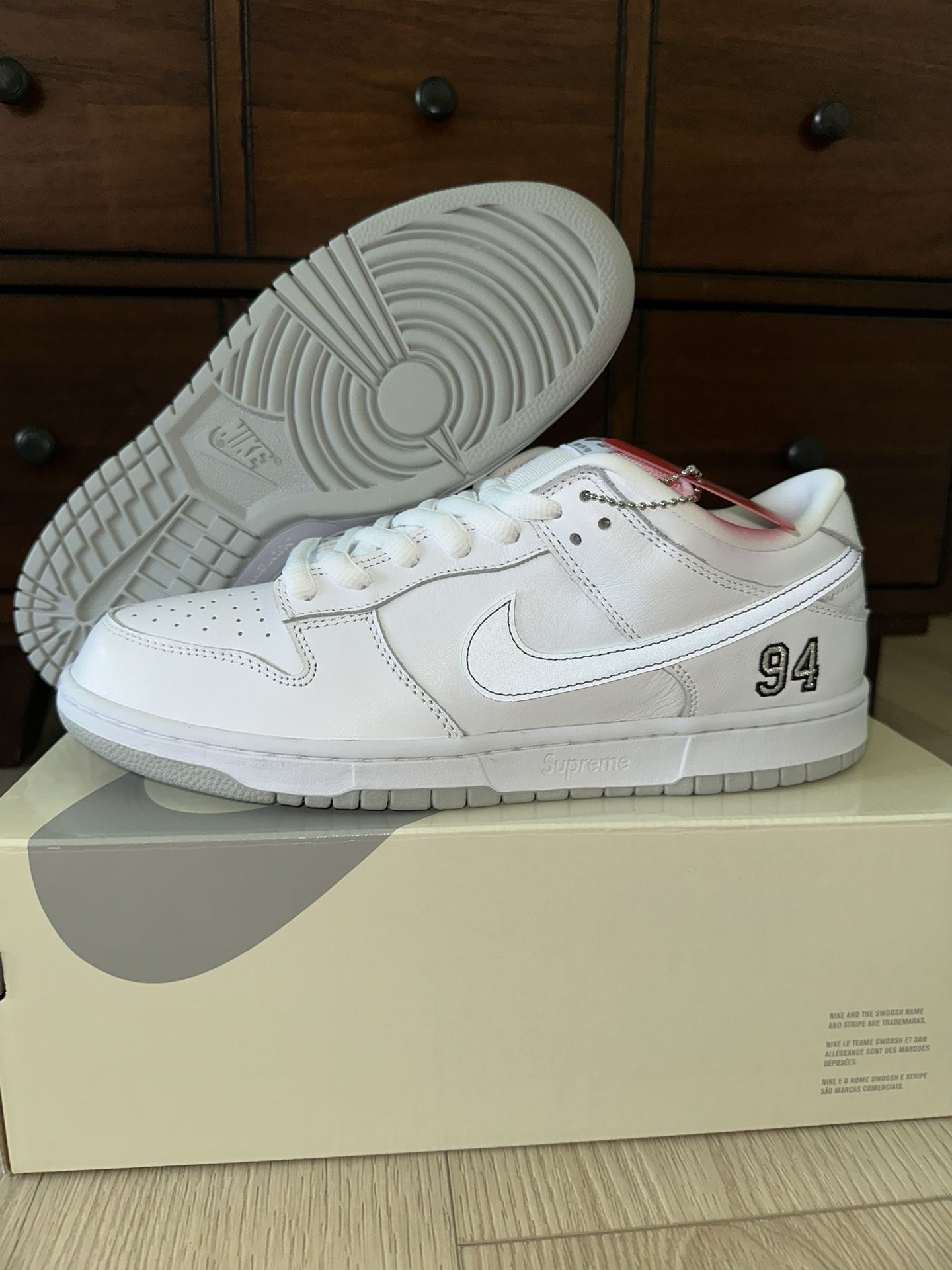 Supreme Nike SB Dunk Low