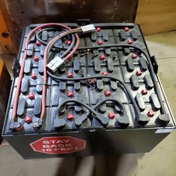 48 Volt Battery. 24-85-25, Excellent Condition.