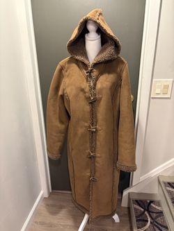 L.L. Bean Women’s Brown Faux Suede Sherpa Lined Toggle Coat With Hood Size M