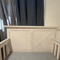 White finish Baby crib