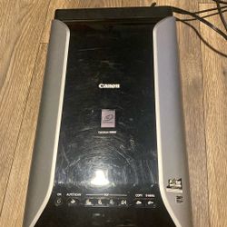 Esta Seminuevo Un CanoScan: 9000F 
