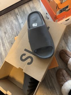 Yezi Slides