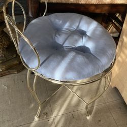 Vanity chair