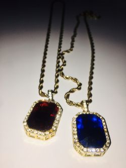 2 Gold Chains Red Blue pedant