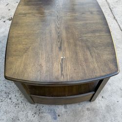 BEAUTIFUL COFFEE TABLE 
