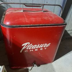 PLEASURE CHEST VINTAGE