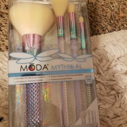 Moda Mythical Makeup Brushes Set New Mermaid Colors