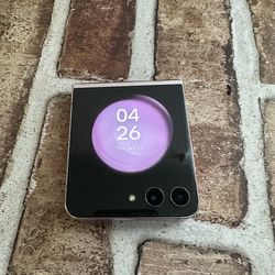 Samsung Galaxy Z Flip5 (256GB) Unlocked/ Liberado