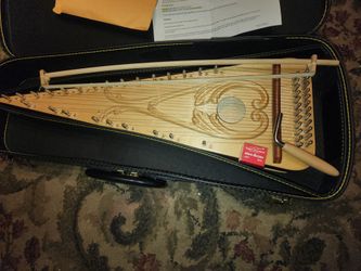 Nice Psaltry musical instrument w bow and case
