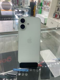iPhone 17 256Gb Clean like new for AT&T and cricket, charger and warranty included