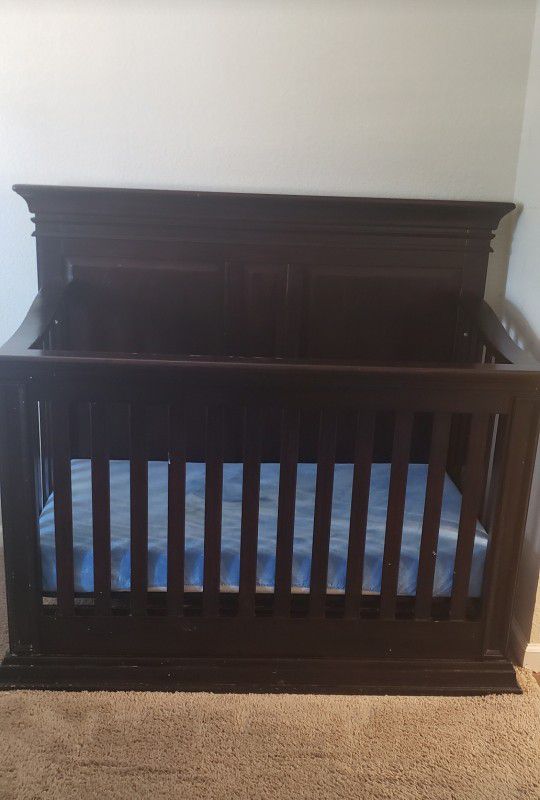 Baby Cache Vienna Crib Espresso Pre-owned Pick Up Only