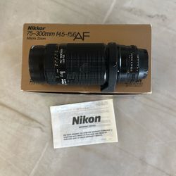 Nikon NIKKOR 75-300mm f4.5-f5.6 AF Lens