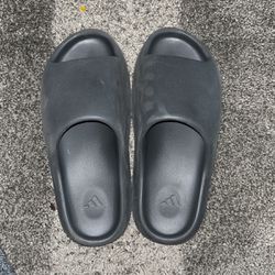 Yeezy slide onyx