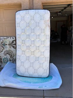 TWIN MATTRESS FREE pick up today