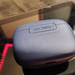 JBL Tune Earbuds Noise Cancelling 