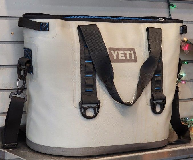 Yeti Hopper
30 Tote Soft Cooler Fog Gray Tahoe Blue