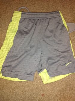 Boys basketball shorts Nike $3