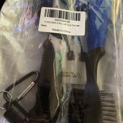 Golf Club cleaner Brush And Grove Tool - $8 (U Save $10)