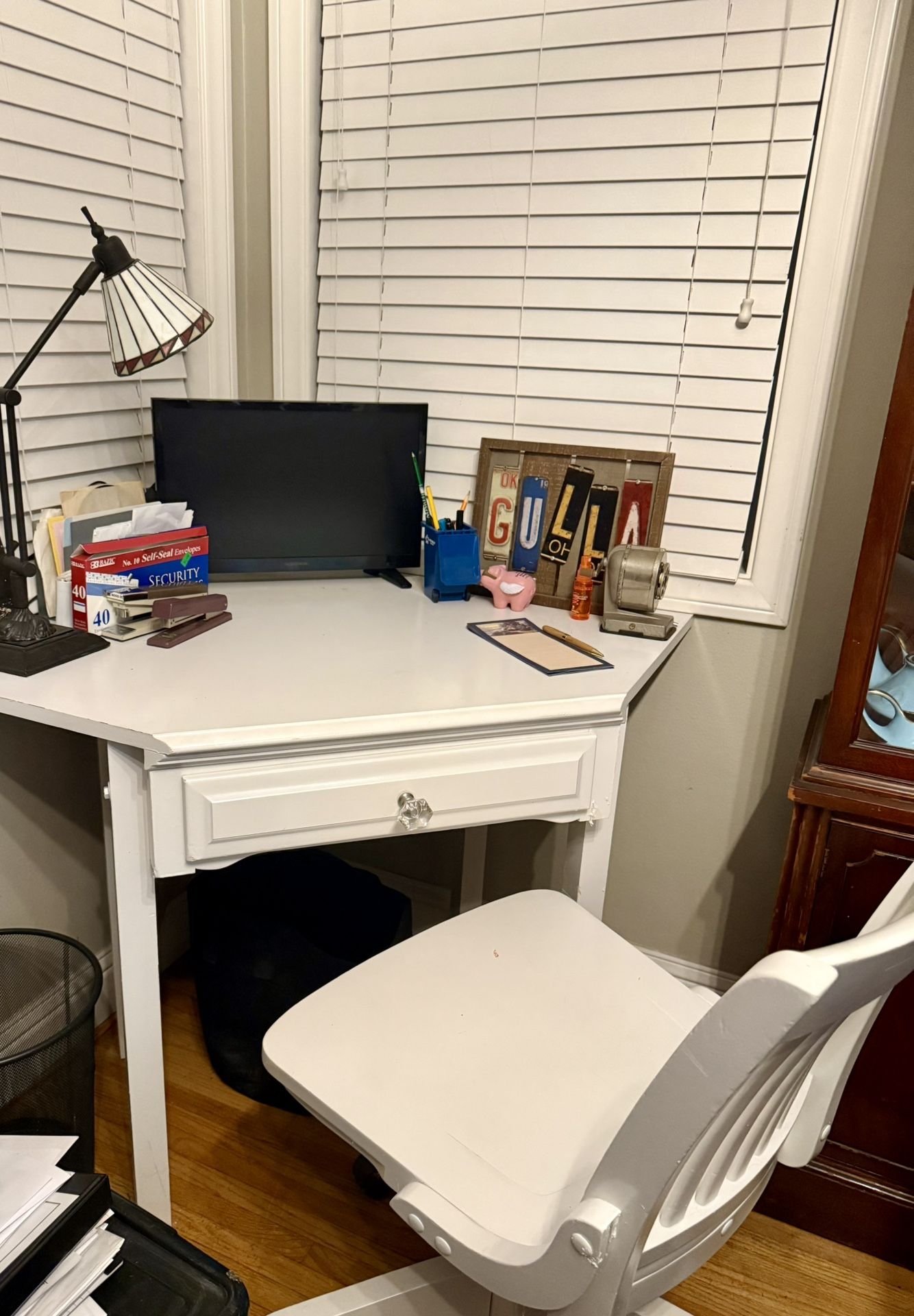 Excellent White Corner Desk And Chair
