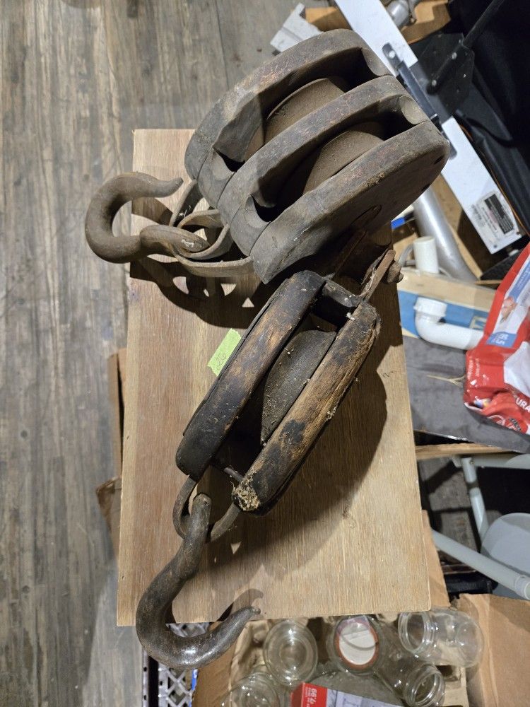Old style fishing block and tackle