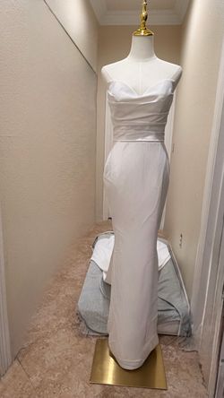 Vestido para eventos Strapless Mermaid Wedding Gown – Ruched Bodice & Sleek Skirt