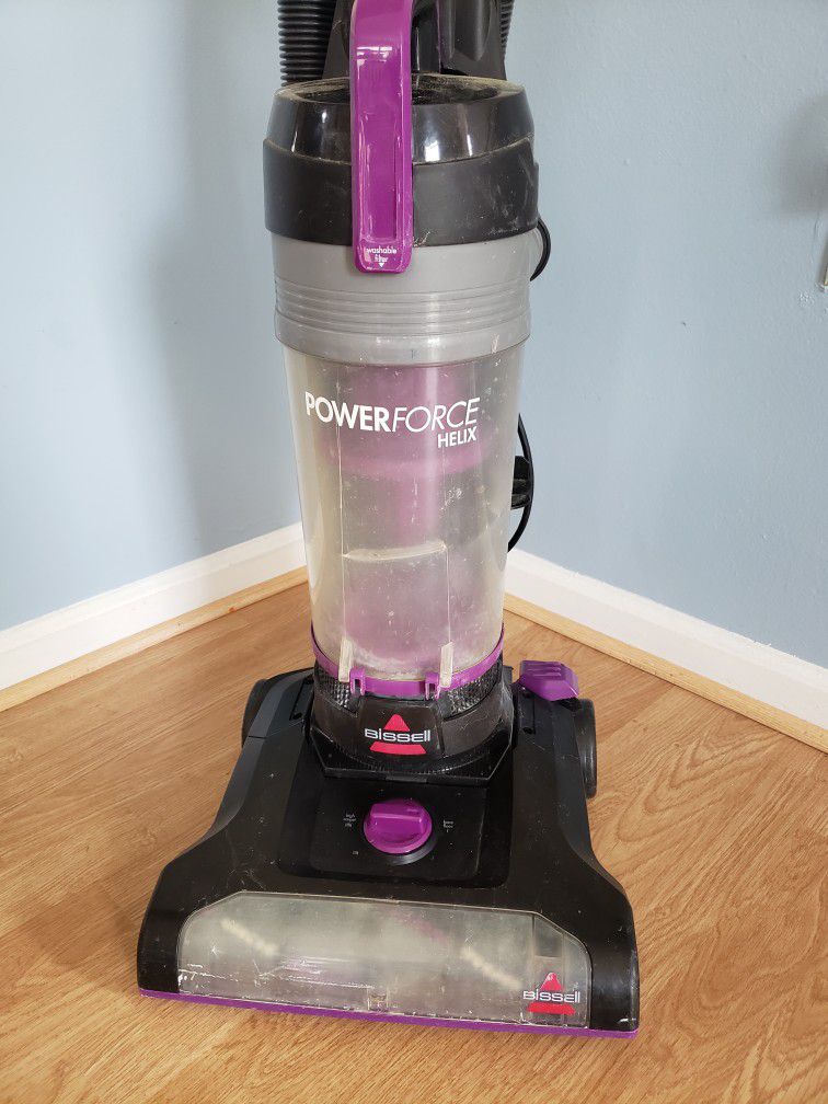 Bissell Power Force Helix vacuum cleaner