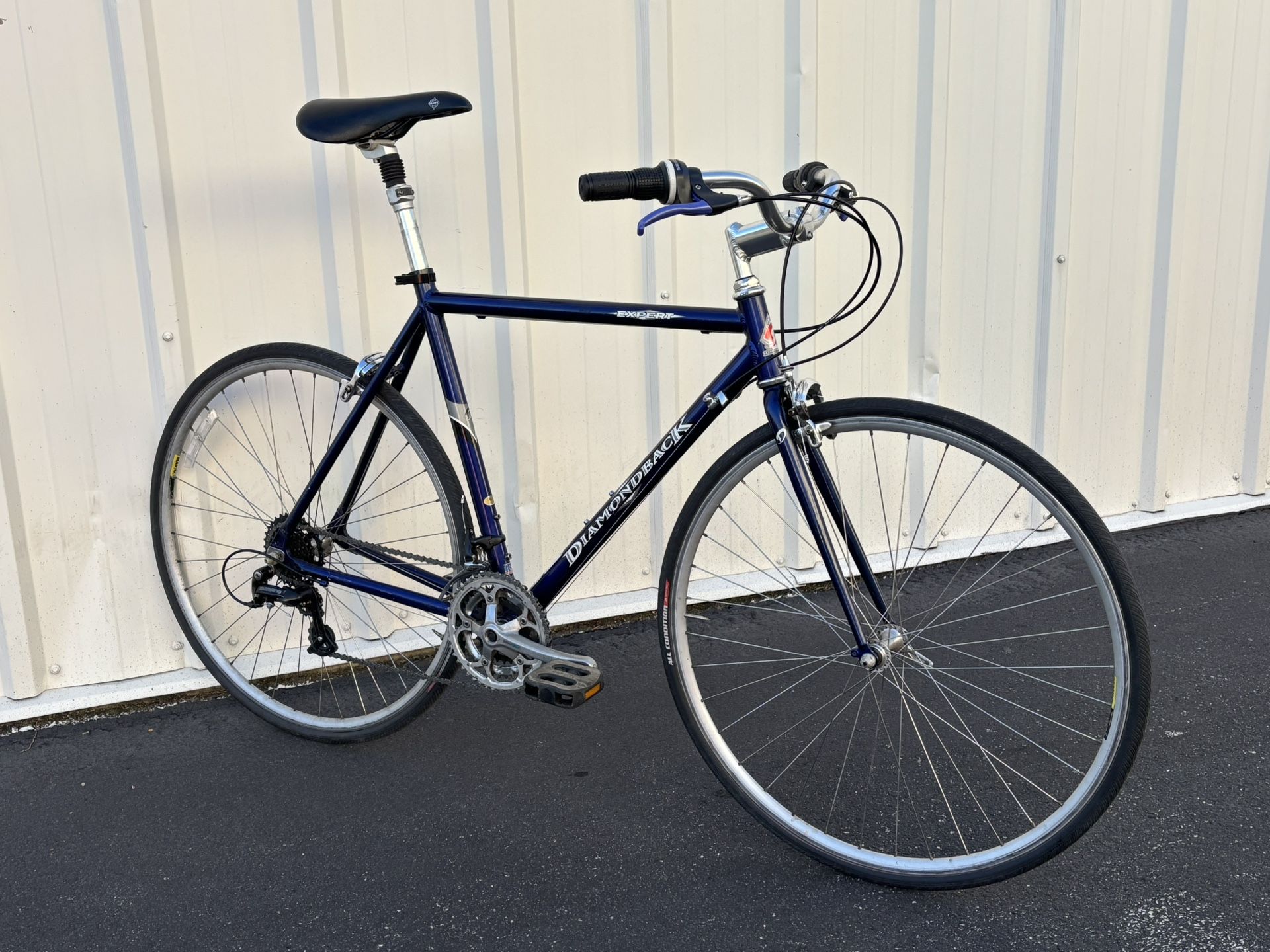 Diamondback Hybrid Commuter Road Bike