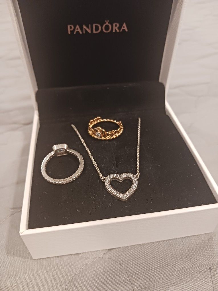 BRAND NEW PANDORA SET .........😁😊😍