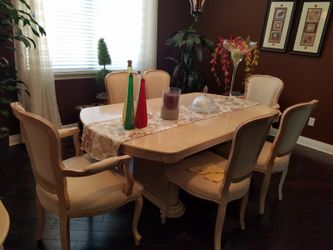 Dining Set in Good Condition