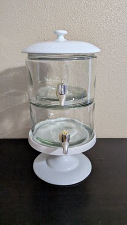 Glass and porcelain drinking dispenser