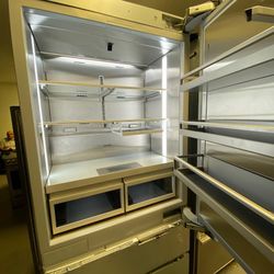 Thermador Refrigerator 