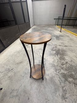 Industrial Round Accent Table / 2-Tier Plant Stand