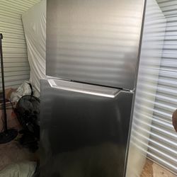 Insignia 10 cu. ft. Top-Freezer Refrigerator – Stainless Steel – $350 – Pickup 
