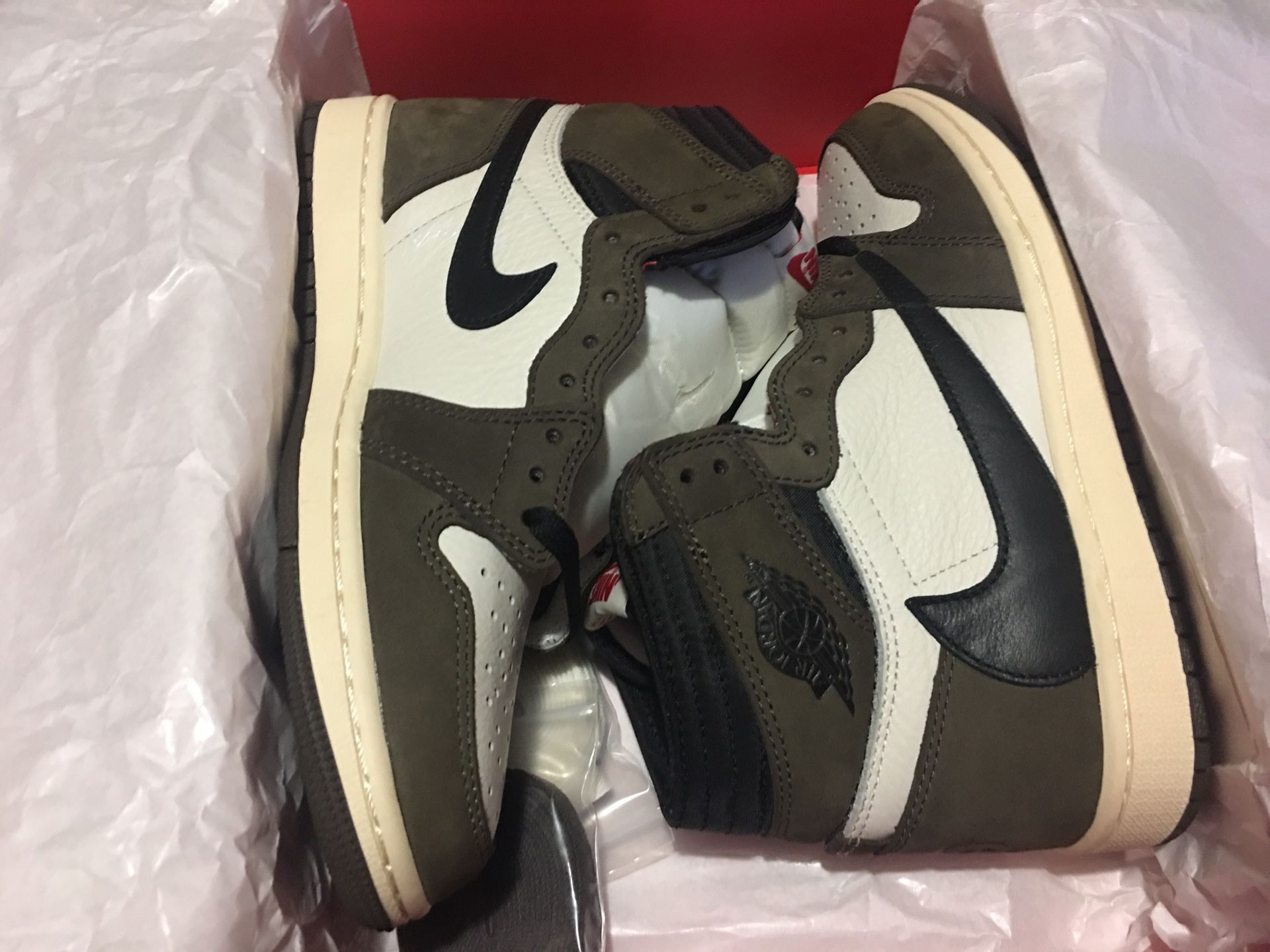 Travis Scott air Jordan 1 High Mocha ColorWay