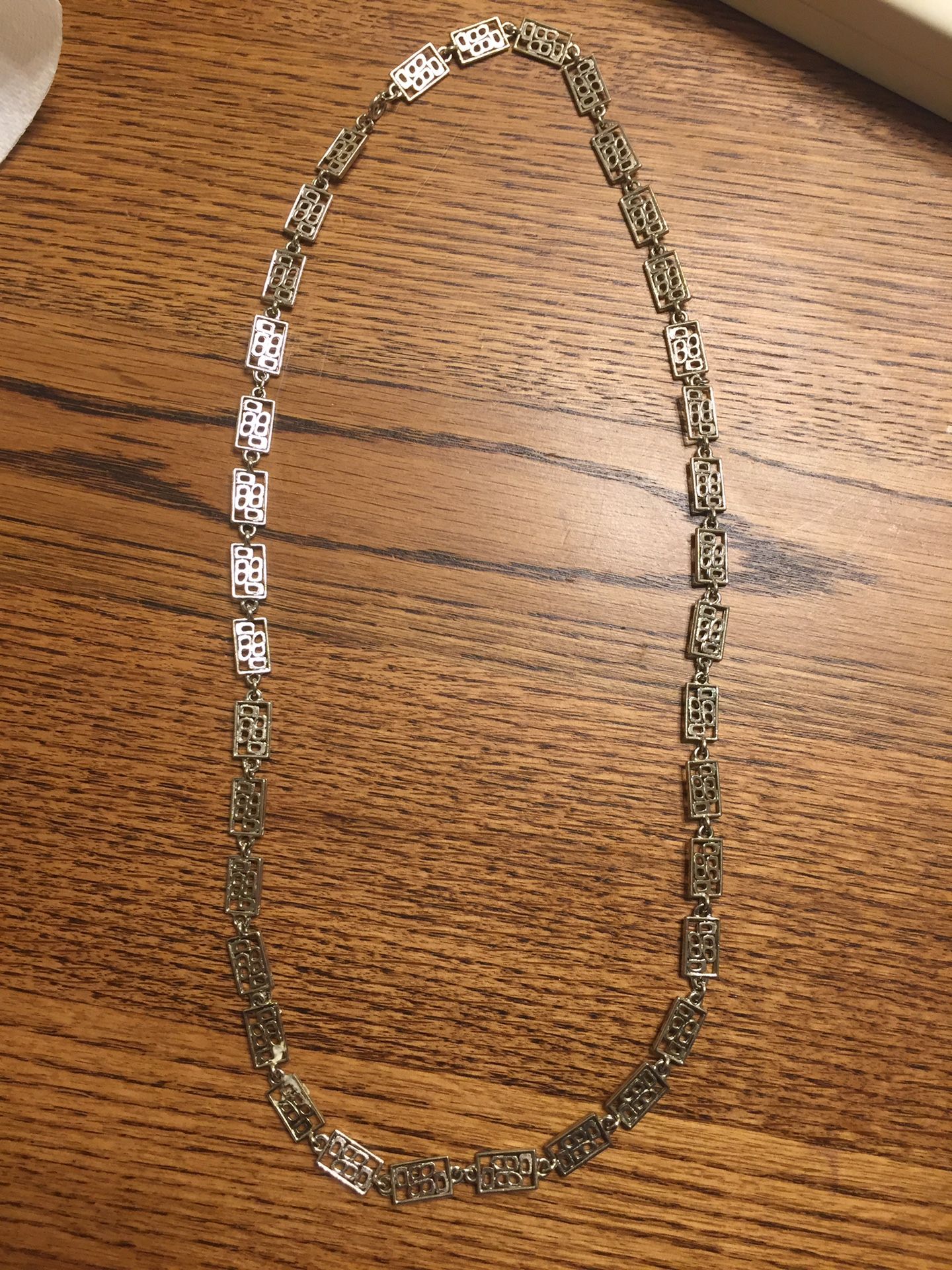 Silver tone necklace