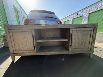 Entertainment center (pick up only)